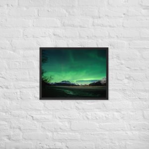 alaska aurora — lasting lights over 20 mile river